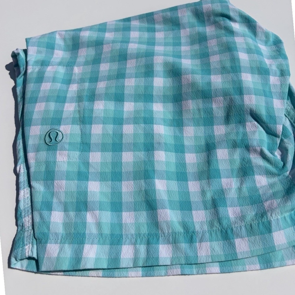 Lululemon Women's Nylon Turquoise & White Bermuda Shorts Size 12 Inseam 11 Inch